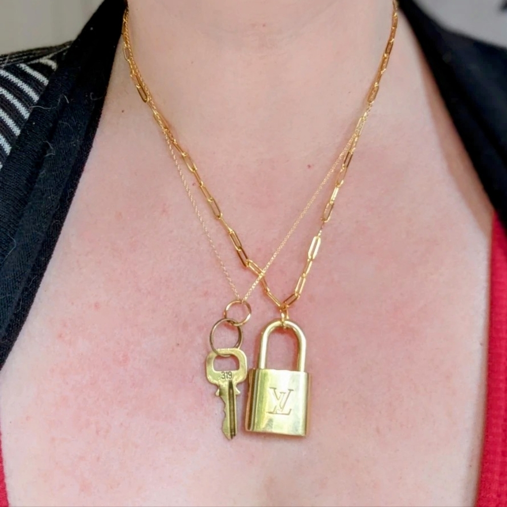 🌟Authentic Louis Vuitton Padlock and Key Necklace Set + Real Gold Chains 🔐🌟 - Picture 1 of 11